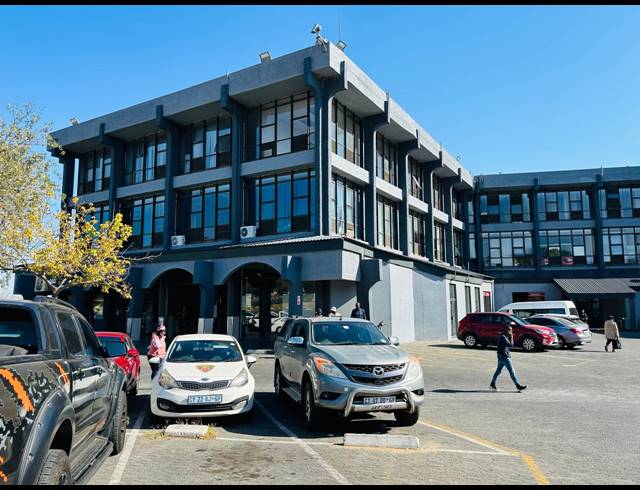 189M² RETAIL TO LET IN HALFWAY HOUSE